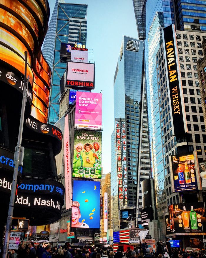 Installation &ndash; VisionMax LED display installation